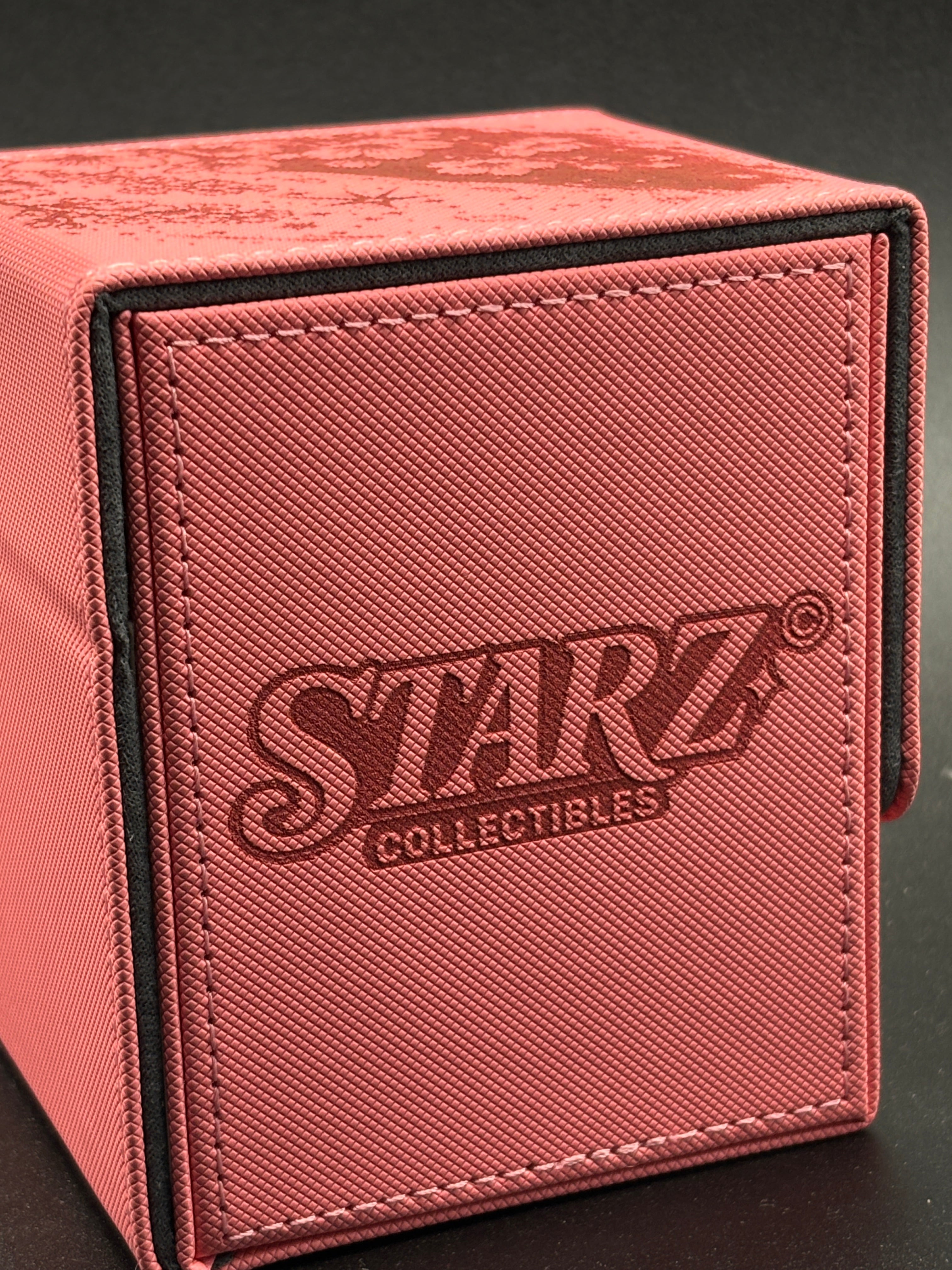 Beste Deckbox für Pokémon Karten 2026 – Custom Laser Gravur PU-Leder von Starz Collectibles Deutschland