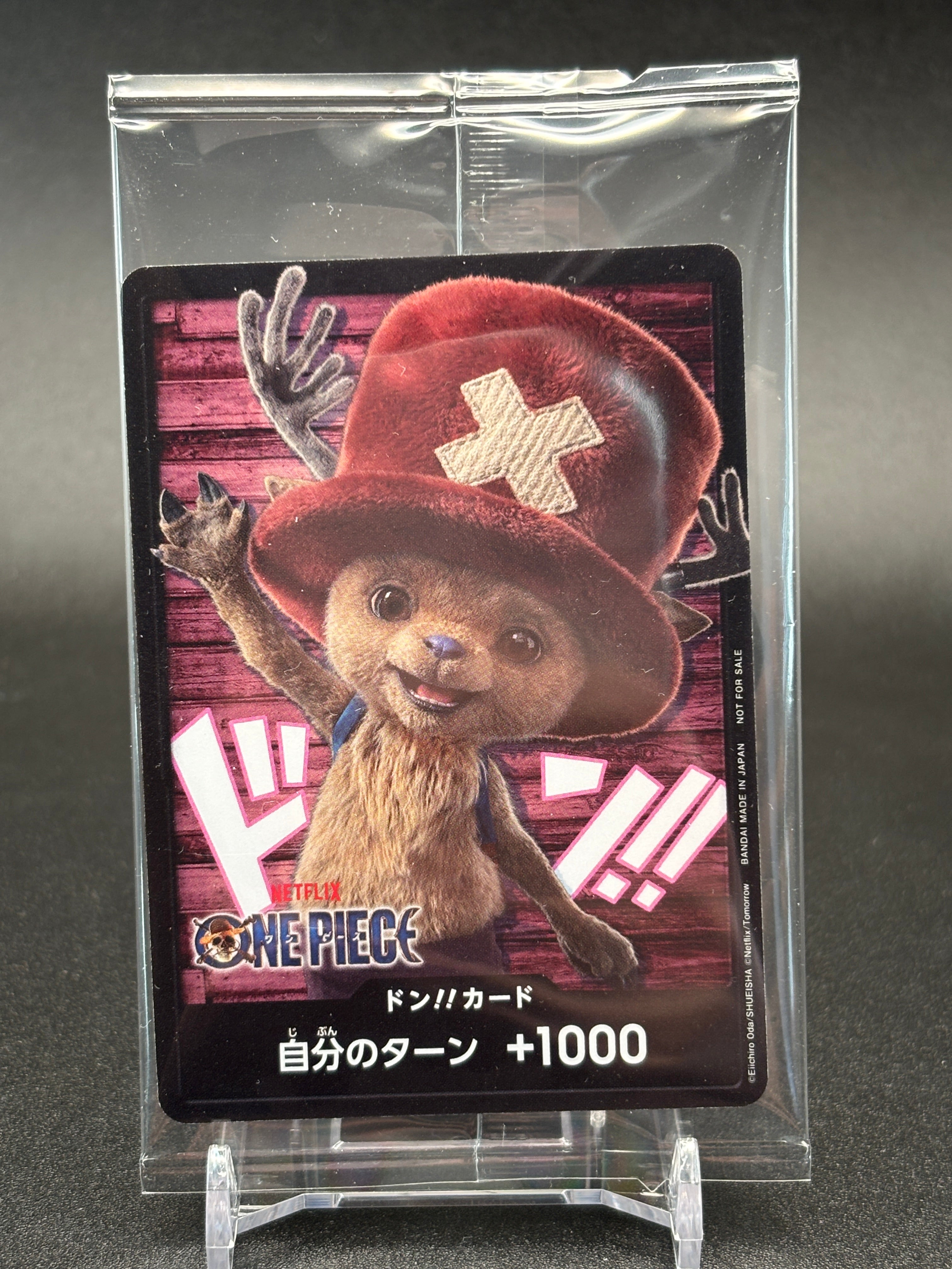Vorderseite der Netflix x One Piece Live Action Season 2 DON!! Promo Card – Tony Tony Chopper (+1000), Not for Sale, Bandai Made in Japan 2026, Near Mint, in Schutzhülle